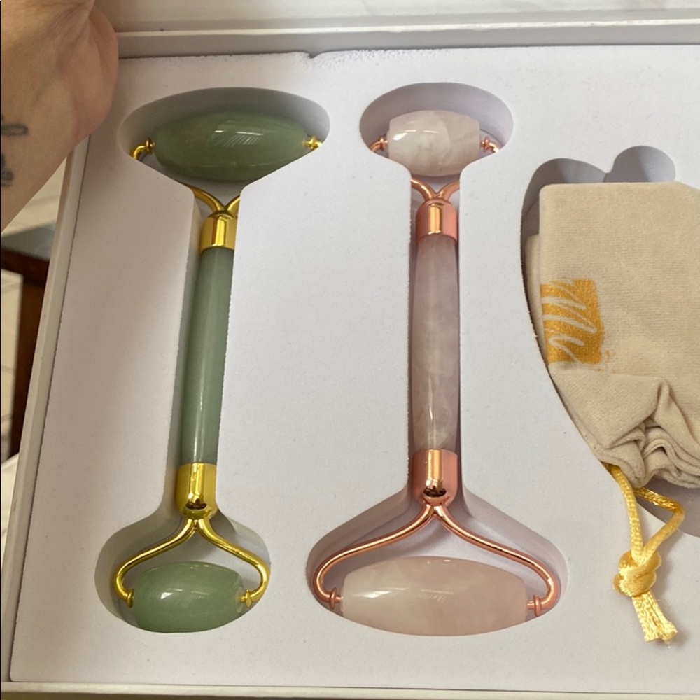 Beauty tools new in box. Stone face massager